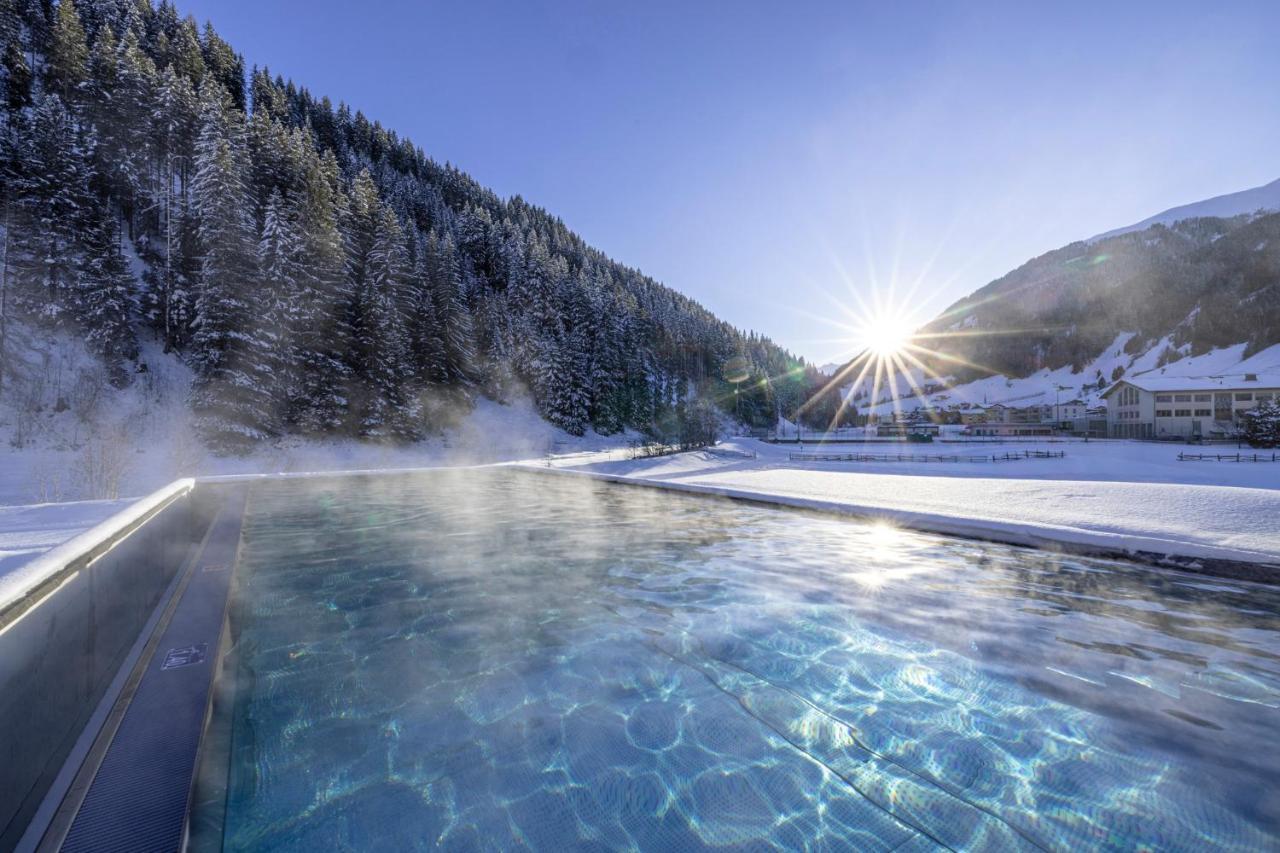 Natur-&Wanderhotel Tuxertal Eksteriør billede
