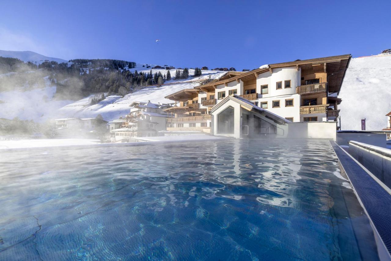 Natur-&Wanderhotel Tuxertal Eksteriør billede
