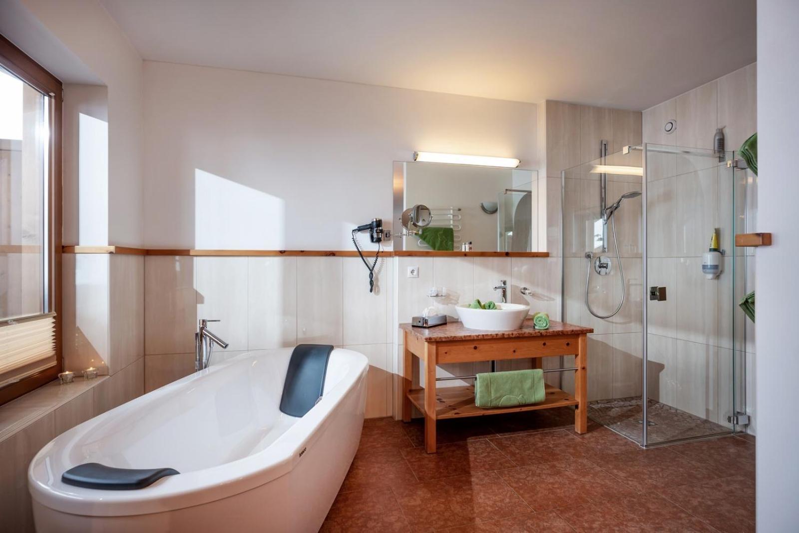 Natur-&Wanderhotel Tuxertal Eksteriør billede