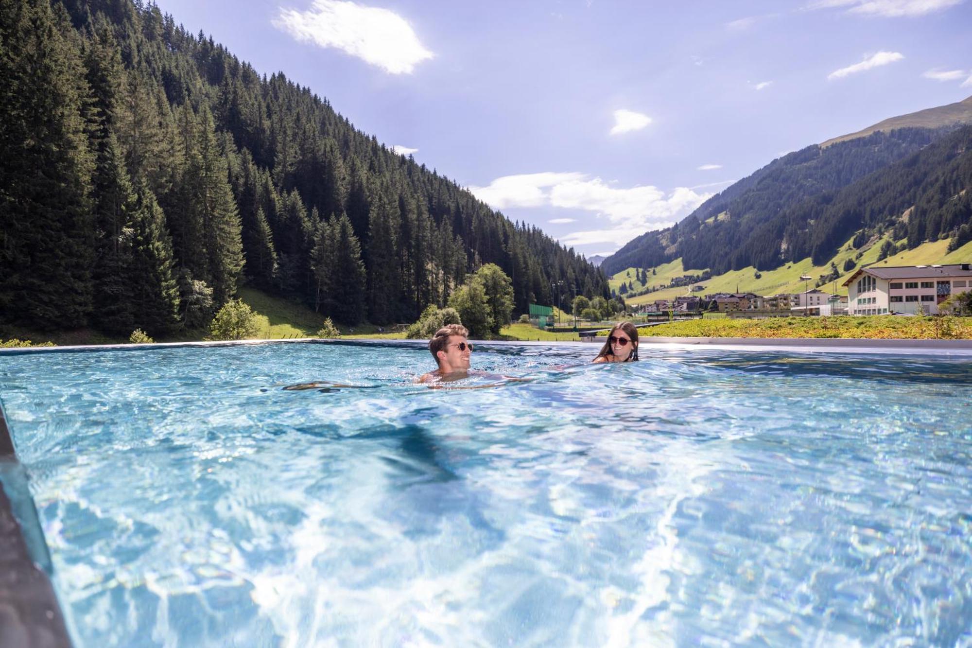 Natur-&Wanderhotel Tuxertal Eksteriør billede