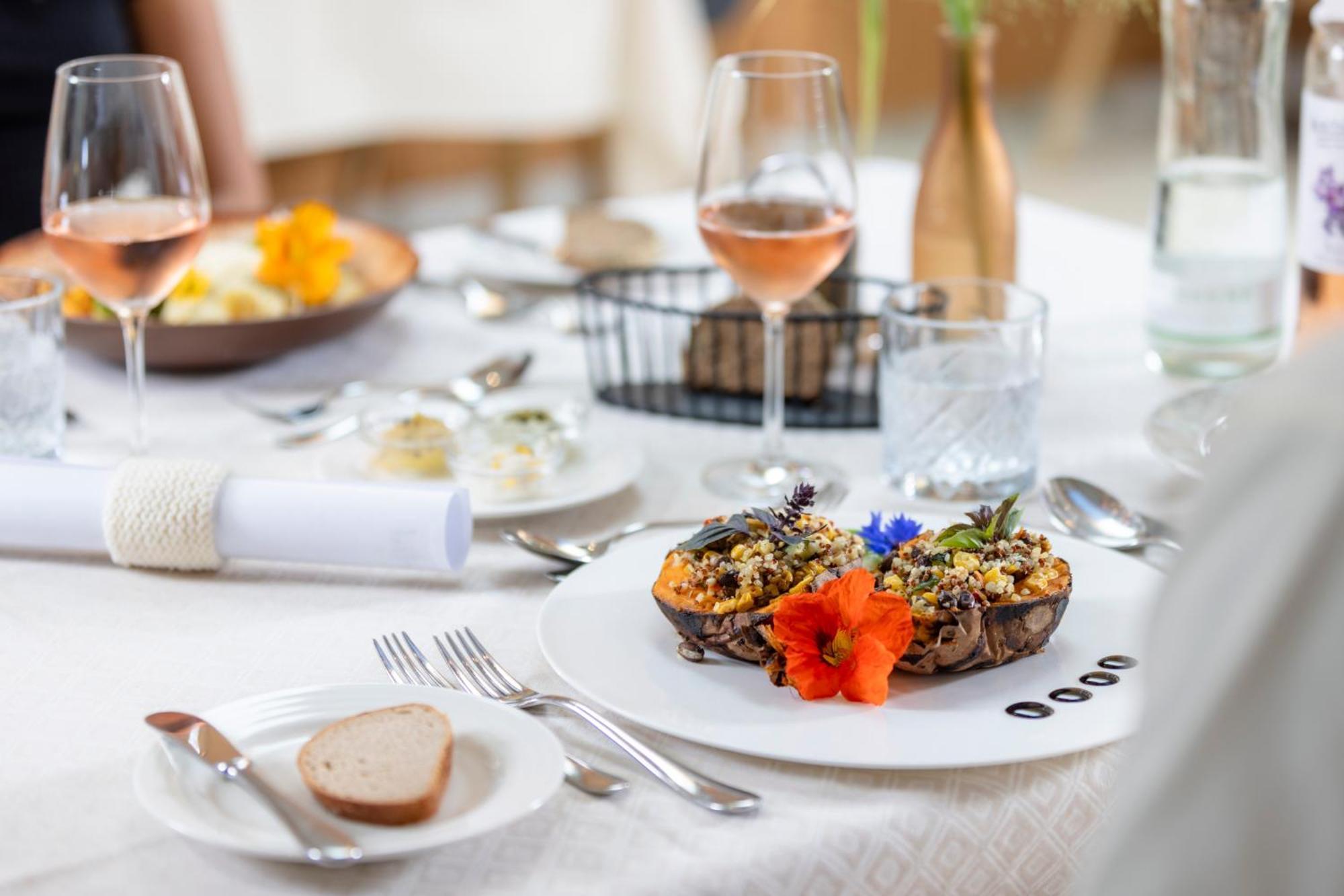 Natur-&Wanderhotel Tuxertal Eksteriør billede