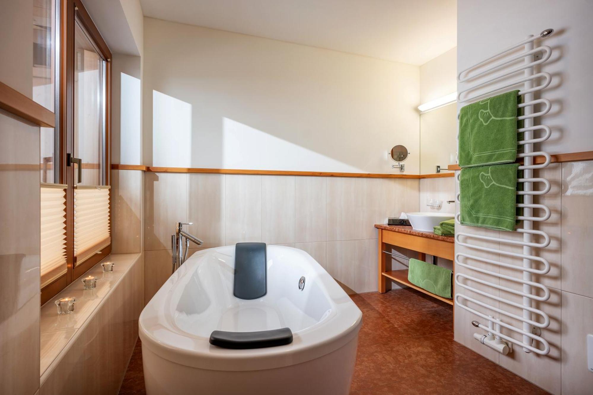 Natur-&Wanderhotel Tuxertal Eksteriør billede