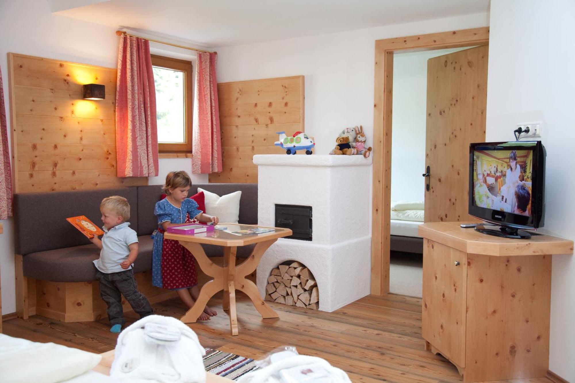 Natur-&Wanderhotel Tuxertal Eksteriør billede