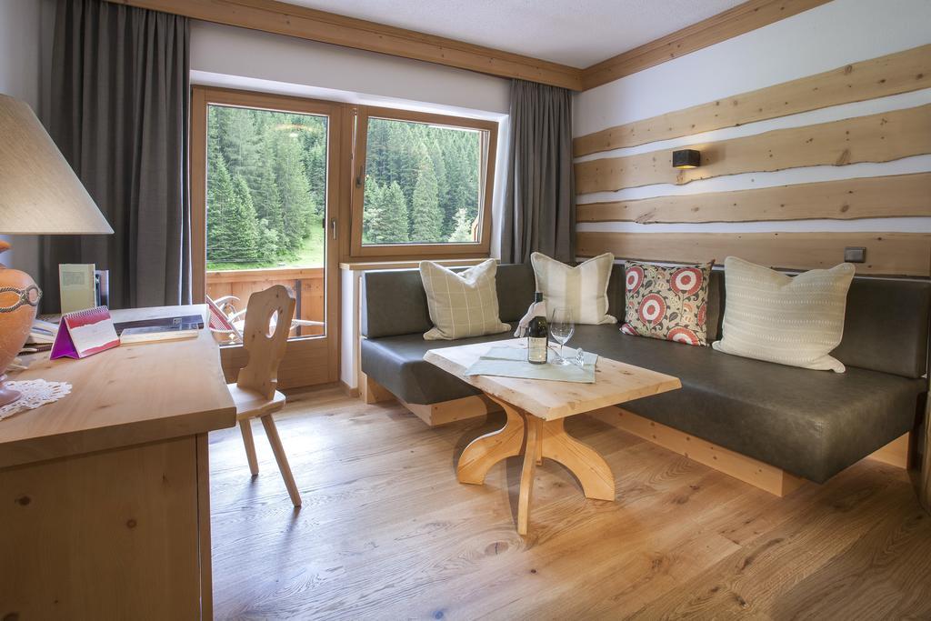 Natur-&Wanderhotel Tuxertal Værelse billede