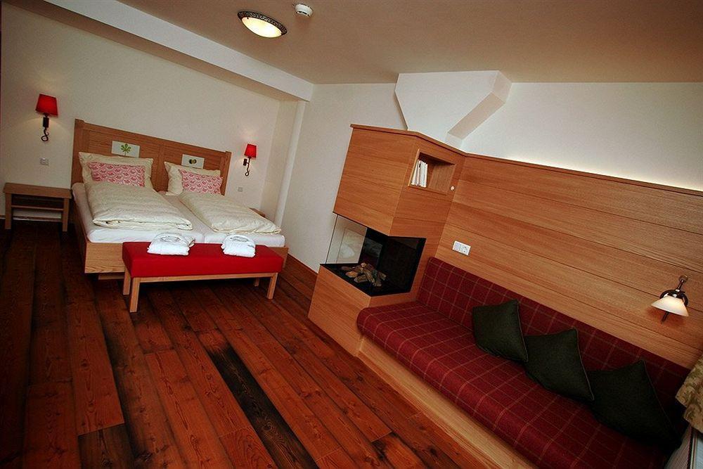 Natur-&Wanderhotel Tuxertal Eksteriør billede