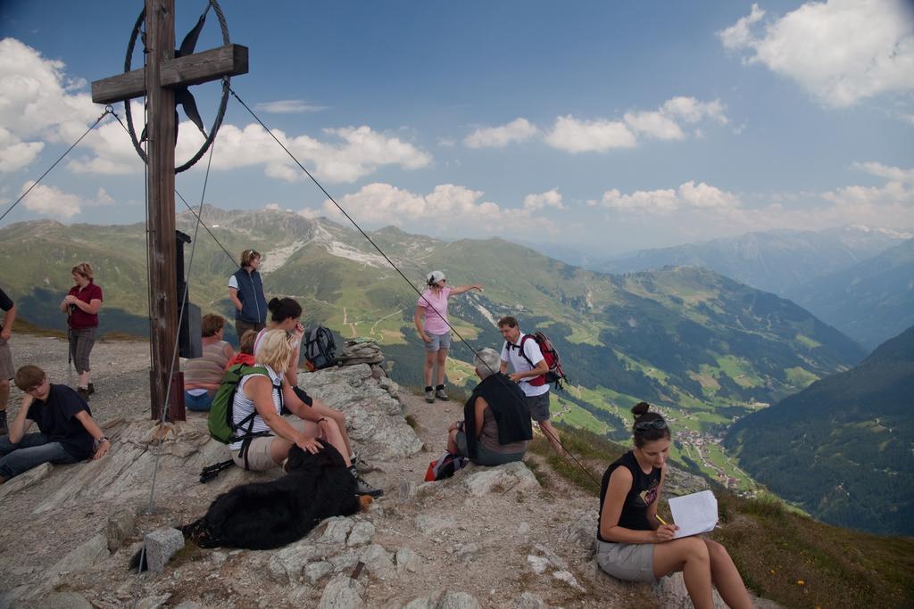 Natur-&Wanderhotel Tuxertal Eksteriør billede