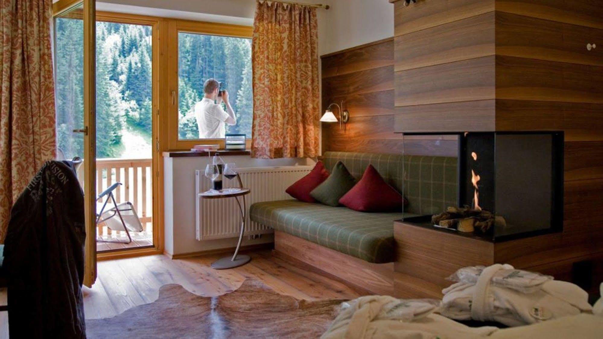 Natur-&Wanderhotel Tuxertal Eksteriør billede