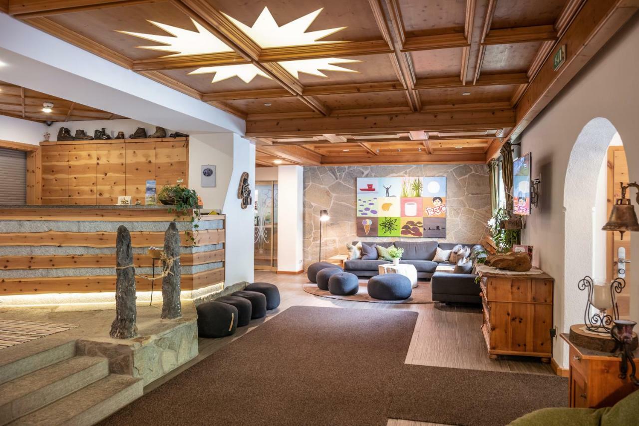 Natur-&Wanderhotel Tuxertal Eksteriør billede