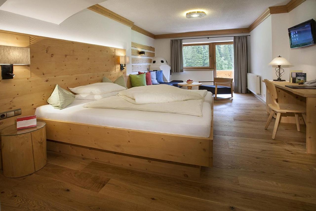 Natur-&Wanderhotel Tuxertal Værelse billede